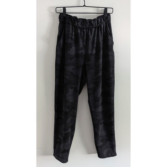 lululemon athletica Pants - Lululemon Keep Moving Pants Womens Sz 6 Multi Grey Camo 7/8 High-Rise Sweatpants